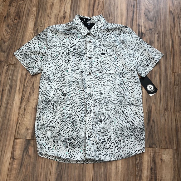 Large Volcom short sleeve button up - Picture 1 of 2